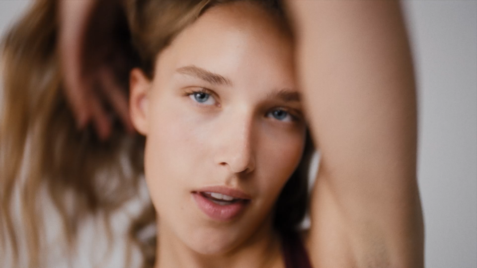 Calvin Klein Gifts.mp4.00_00_08_19.Still001