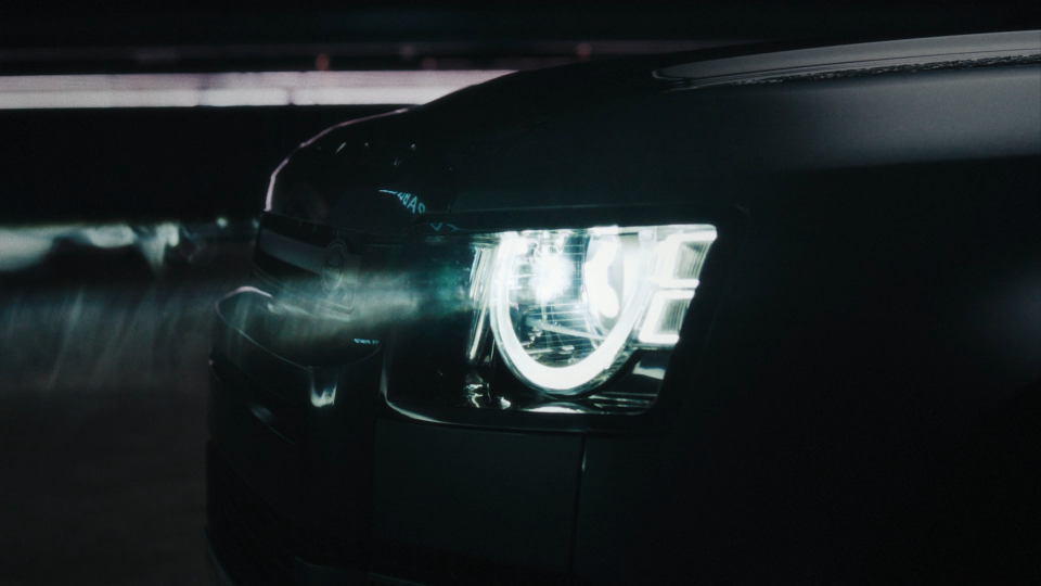 Defender_Red_Roses.mp4.00_00_03_24.Still001